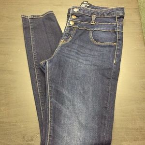 High wasted jeans
